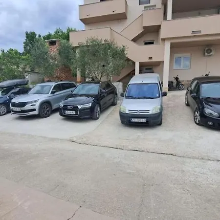 Apartment Ljiljana